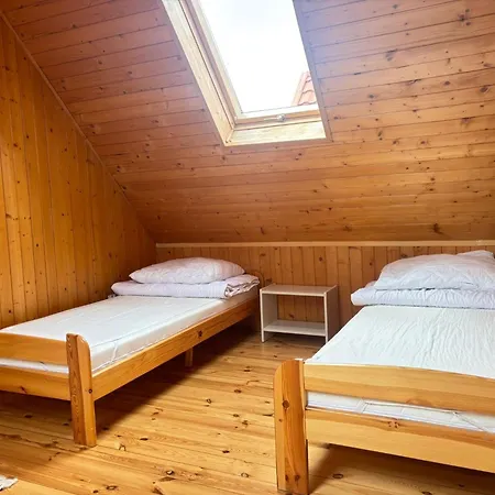 Lodge Ala I Tomek *